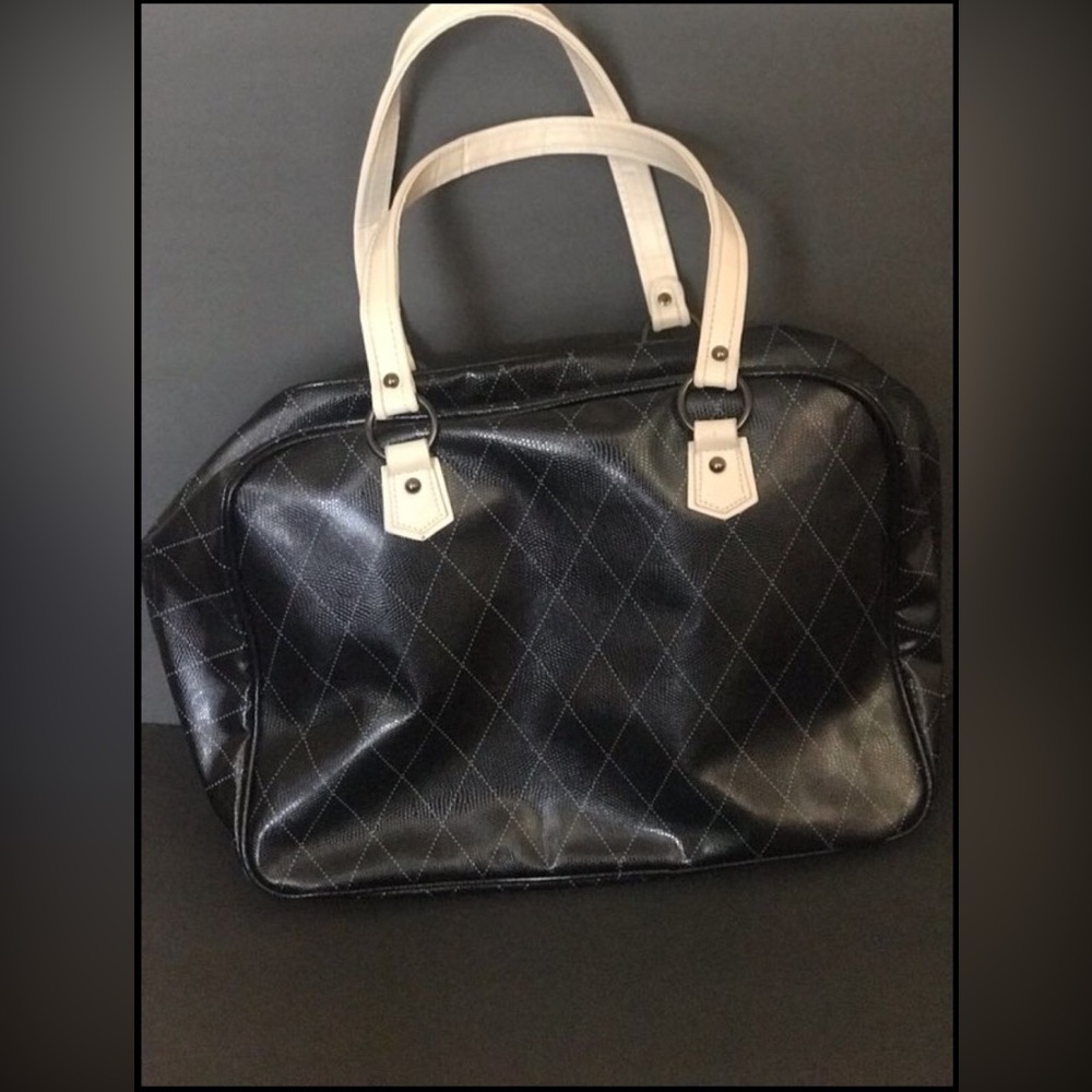 Mary Kay Weekend Bag - Picture 2 of 6